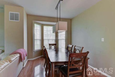 4 Toczak Ct, Parlin, NJ 08859 photo 11