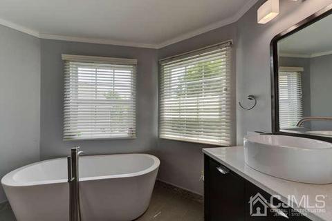4 Toczak Ct, Parlin, NJ 08859 photo 23