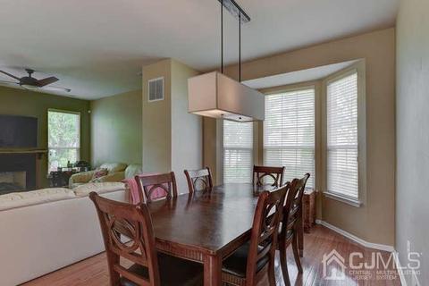 4 Toczak Ct, Parlin, NJ 08859 photo 10