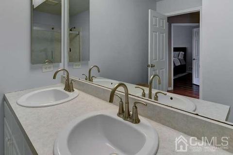4 Toczak Ct, Parlin, NJ 08859 photo 27