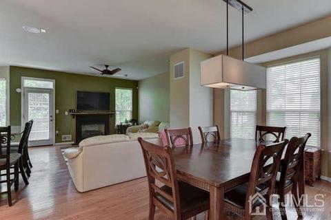 4 Toczak Ct, Parlin, NJ 08859 photo 12