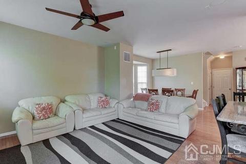 4 Toczak Ct, Parlin, NJ 08859 photo 18