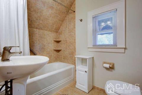 128 Nutwood Ave, Middlesex, NJ 08846 photo 17