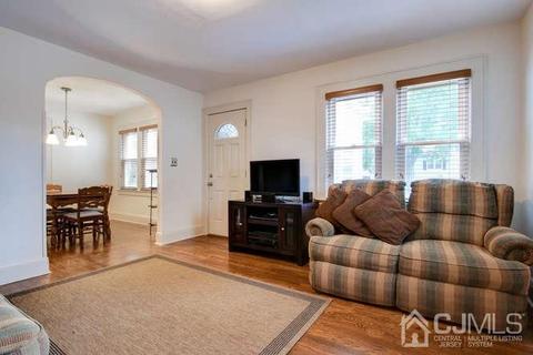 128 Nutwood Ave, Middlesex, NJ 08846 photo 3