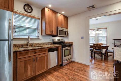 128 Nutwood Ave, Middlesex, NJ 08846 photo 7