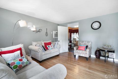 126 2nd St, Middlesex, NJ 08846 photo 5