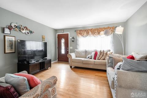 126 2nd St, Middlesex, NJ 08846 photo 4