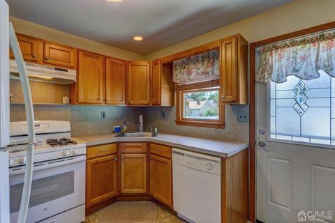 11 Barton St, Edison, NJ 08837 photo 10