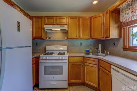 11 Barton St, Edison, NJ 08837 photo 8