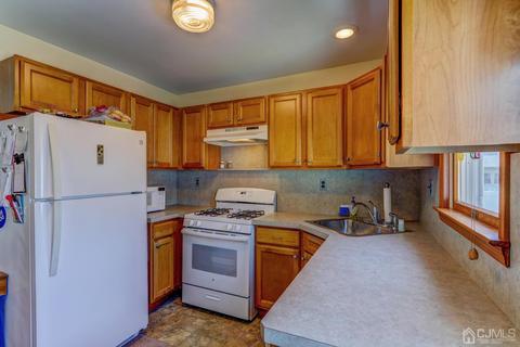 11 Barton St, Edison, NJ 08837 photo 9