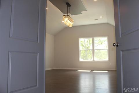 24 Roger Rd, Edison, NJ 08817 photo 11