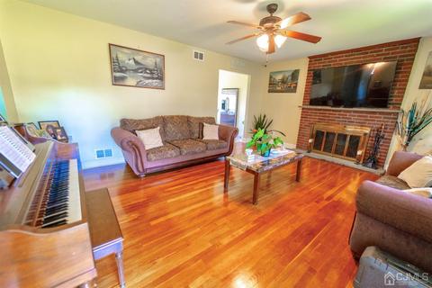 209 A St, Middlesex, NJ 08846 photo 3