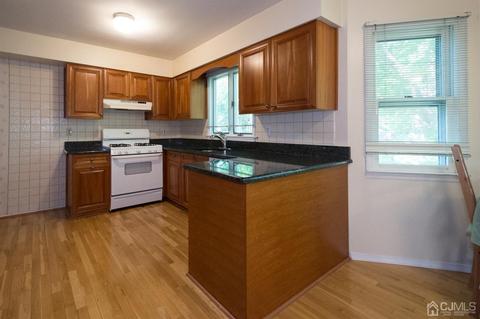 13 Bernice St, Edison, NJ 08820 photo 5