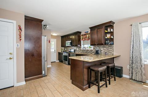 3 Princeton Dr, Middlesex, NJ 08846 photo 7