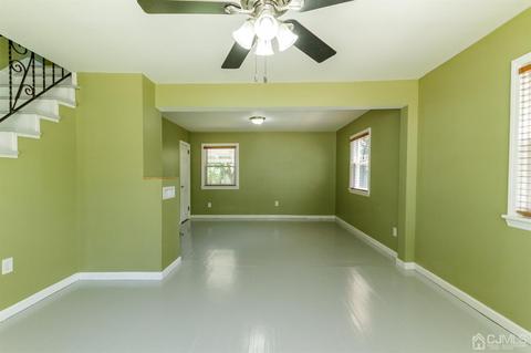 518 Cramer Ave, Beverly, NJ 08010 photo 3