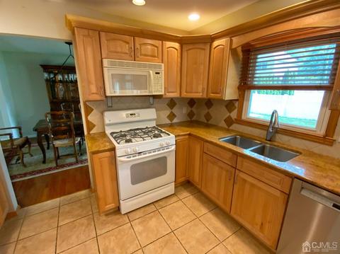 49 Walker Ave, Edison, NJ 08820 photo 13