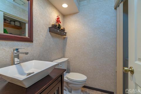501 Maplecrest Rd, Edison, NJ 08820 photo 13