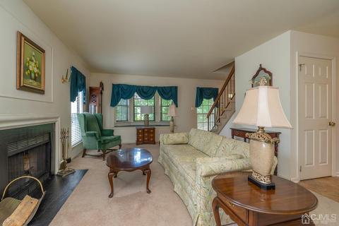 501 Maplecrest Rd, Edison, NJ 08820 photo 5