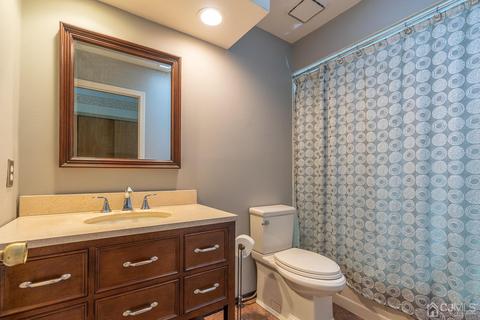 501 Maplecrest Rd, Edison, NJ 08820 photo 23