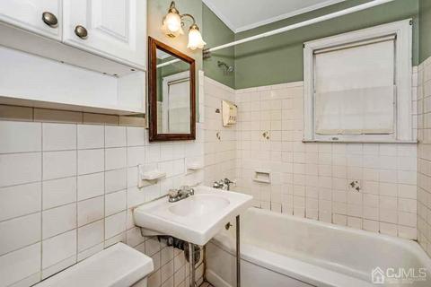 314 Giles Ave, Middlesex, NJ 08846 photo 9