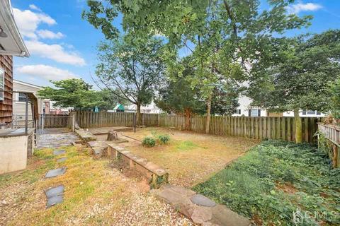 314 Giles Ave, Middlesex, NJ 08846 photo 22