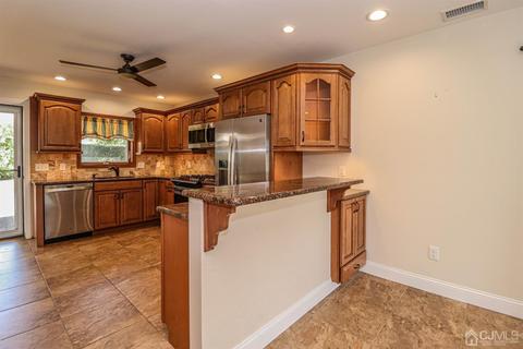 12 Roger Rd, Edison, NJ 08817 photo 10