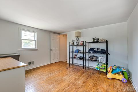 145 Chestnut St, Middlesex, NJ 08846 photo 11