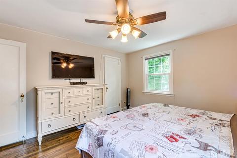 27 Macarthur Dr, Edison, NJ 08837 photo 15