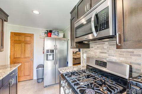 27 Macarthur Dr, Edison, NJ 08837 photo 12