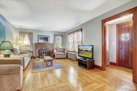 84 Main St, Helmetta, NJ 08828 photo 2