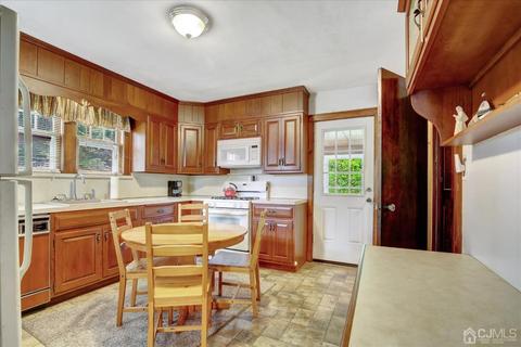 84 Main St, Helmetta, NJ 08828 photo 7