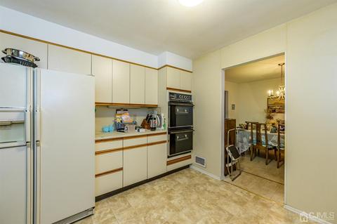 22 Eileen Way, Edison, NJ 08837 photo 11