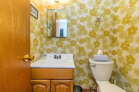 22 Eileen Way, Edison, NJ 08837 photo 15
