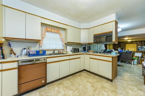 22 Eileen Way, Edison, NJ 08837 photo 10