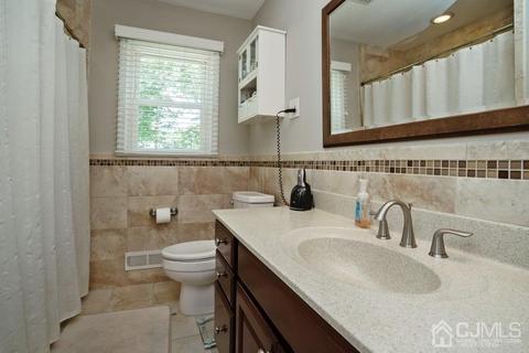 10 Walker Ave, Edison, NJ 08820 photo 23