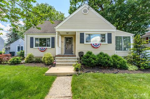 516 Chestnut St, Middlesex, NJ 08846 photo 1