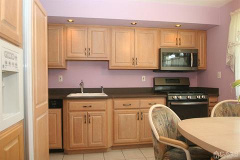 10 Lonanbe Dr, Middlesex, NJ 08846 photo 14
