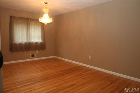 10 Lonanbe Dr, Middlesex, NJ 08846 photo 7