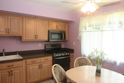 10 Lonanbe Dr, Middlesex, NJ 08846 photo 13