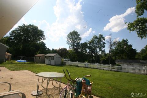 10 Lonanbe Dr, Middlesex, NJ 08846 photo 2