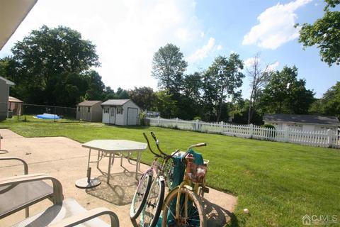 10 Lonanbe Dr, Middlesex, NJ 08846 photo 3