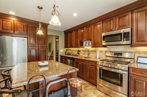2 Sharp Rd, Edison, NJ 08837 photo 6