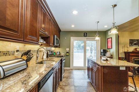 2 Sharp Rd, Edison, NJ 08837 photo 4