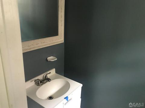 150 Vogel Pl, Middlesex, NJ 08846 photo 5