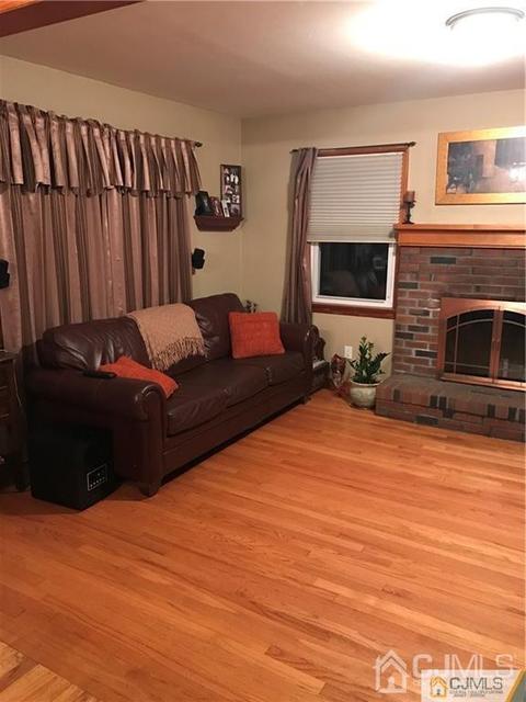 52 Spring St, Edison, NJ 08820 photo 3