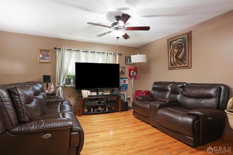 4 School Dr, Sayreville, NJ 08859 photo 9