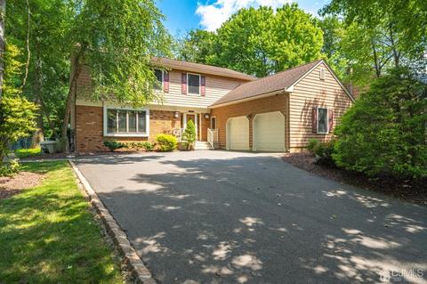 9 Aspen Cir, Edison, NJ 08820 photo 1