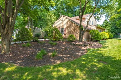 9 Aspen Cir, Edison, NJ 08820 photo 2