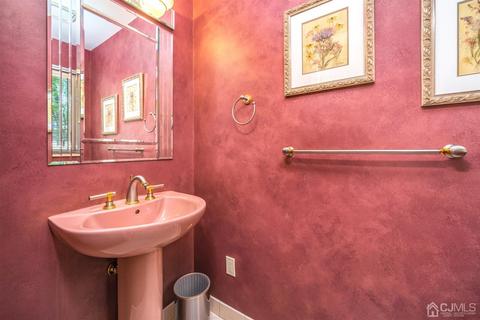9 Aspen Cir, Edison, NJ 08820 photo 15