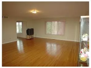 2 Maureen Ct, Edison, NJ 08820 photo 12